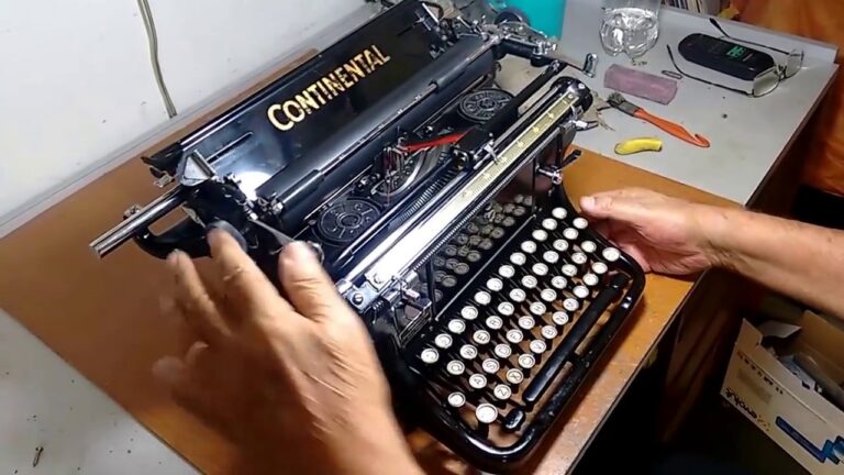 Redescobrindo a Eleg&acirc;ncia: A Fascinante Hist&oacute;ria da M&aacute;quina de Escrever Antiga