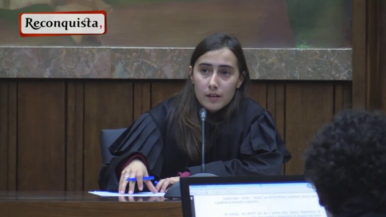 Desvendando o Processo Judicial: Como Funciona um Julgamento em Portugal
