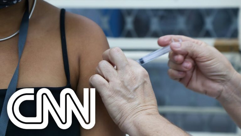Vacinação contra COVID-19 para maiores de 18 anos: Como marcar?