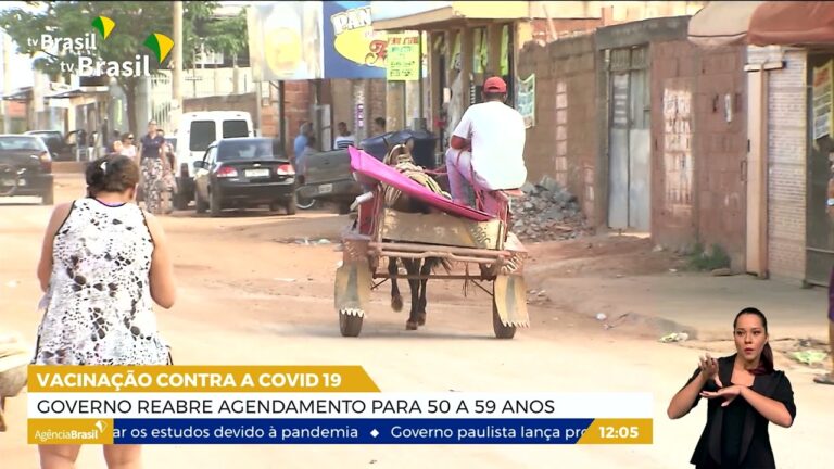 Vacinação COVID para Maiores de 50 Anos: Marcação e Informações Importantes